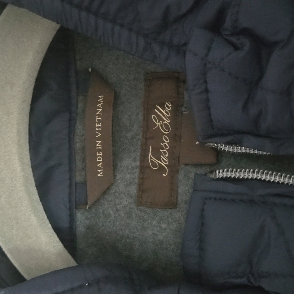 Vest - Picture 10 of 11